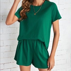 Shein solid drop shoulder tee & track shorts sz medium